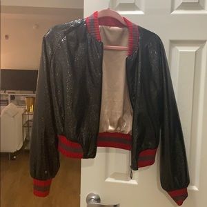 Reversible bomber with trim